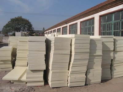 聚氨酯復(fù)合保溫板湖北廠家報(bào)價(jià) 環(huán)保保溫防水防火一體的建筑材料新選擇